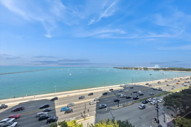 $425,000 | 860 North Lake Shore Drive, Unit 8M, Chicago, IL 60611