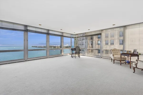 $425,000 | 860 North Lake Shore Drive, Unit 8M, Chicago, IL 60611