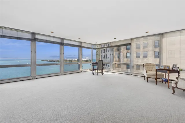 $425,000 | 860 North Lake Shore Drive, Unit 8M, Chicago, IL 60611