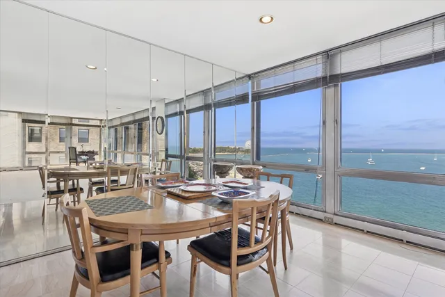 $425,000 | 860 North Lake Shore Drive, Unit 8M, Chicago, IL 60611