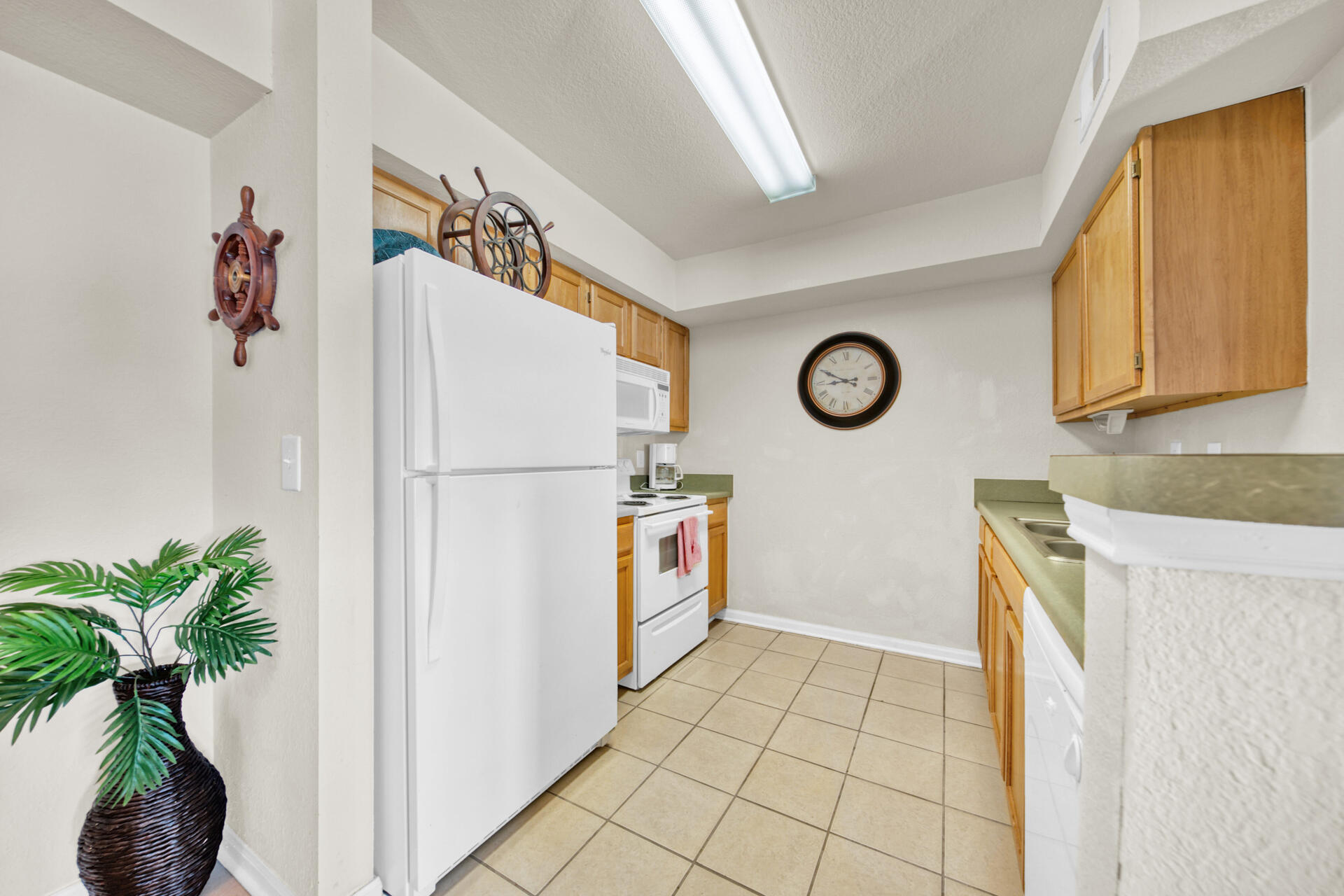 4010 Dancing Cloud Court, Unit 387 Destin, FL 32541 - Photo 9 of 20 a view of entryway with furniture