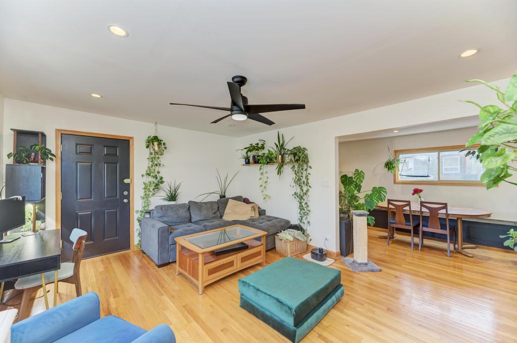 7453 North Sheridan Road, Unit 3B Chicago, IL 60626 - Photo 4 of 17 Gallery Image 4