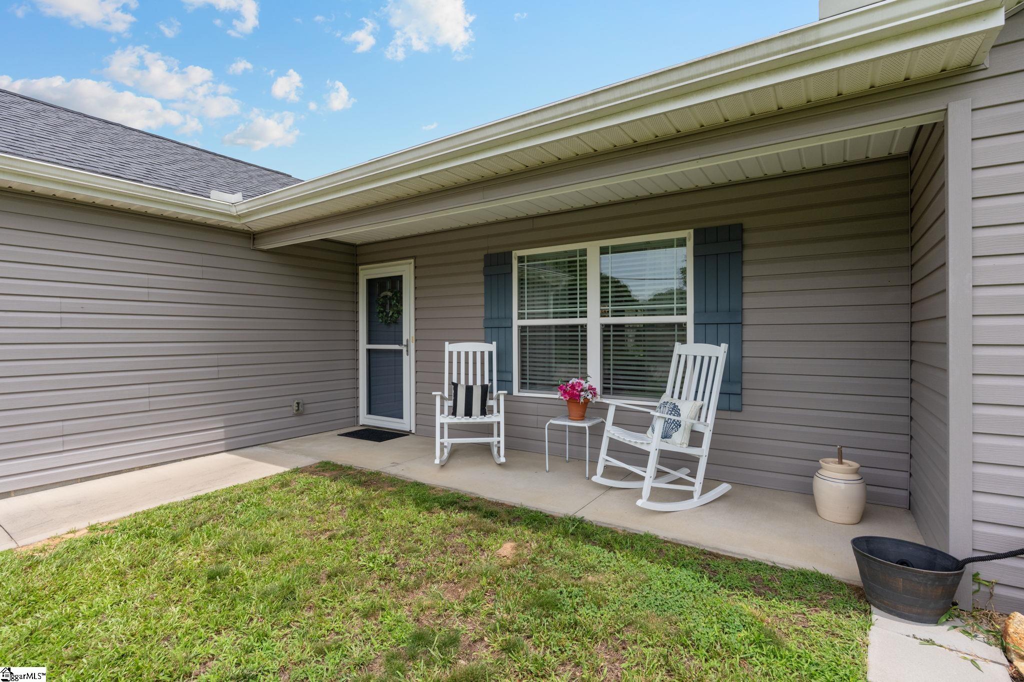 7607 Old Laurens Road Gray Court, SC 29645 - Photo 3 of 29