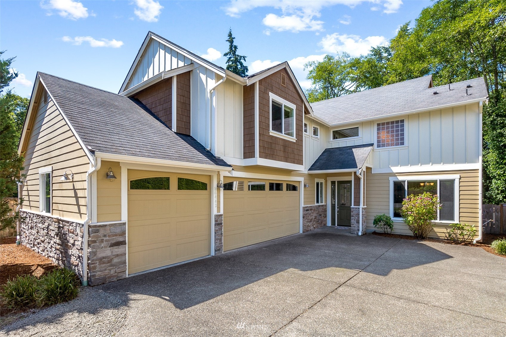 16442 Sylvester Road Southwest Burien, WA 98166 - Photo 1 of 28 Gallery Image 1