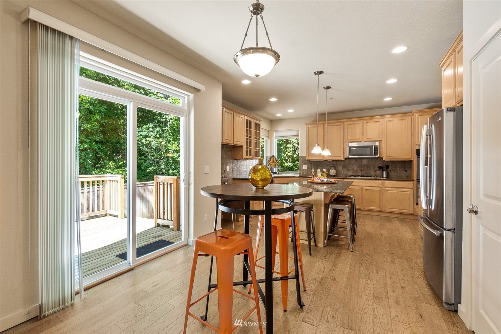 16442 Sylvester Road Southwest Burien, WA 98166 - Photo 7 of 28 Gallery Image 7