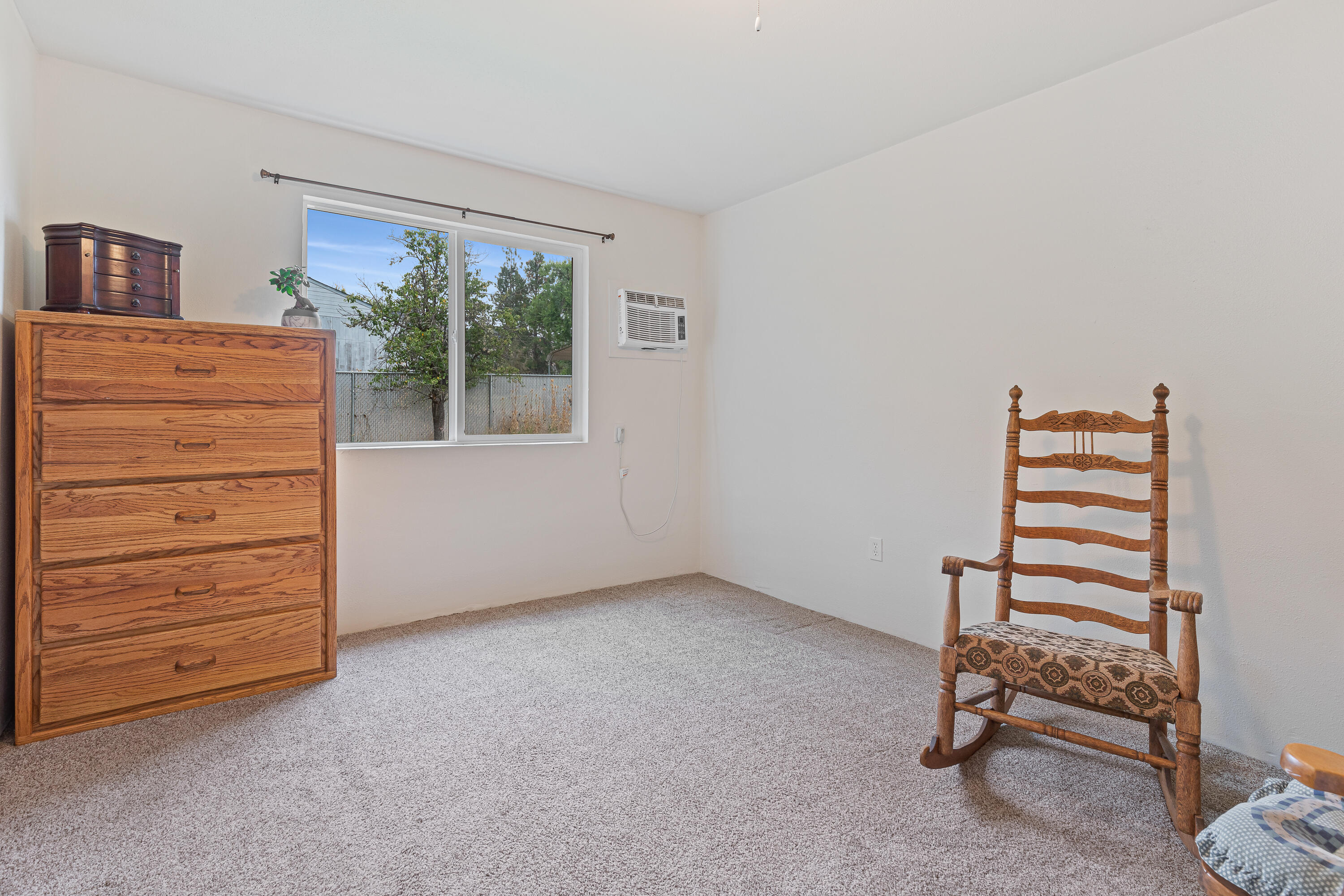 2975 Hammel Road Eagle Point, OR 97524 - Photo 38 of 42 ADU Bedroom