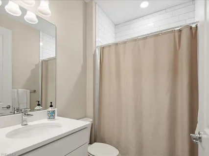 $995,000 | 7225 Wilton Drive North, Naples, FL 34109