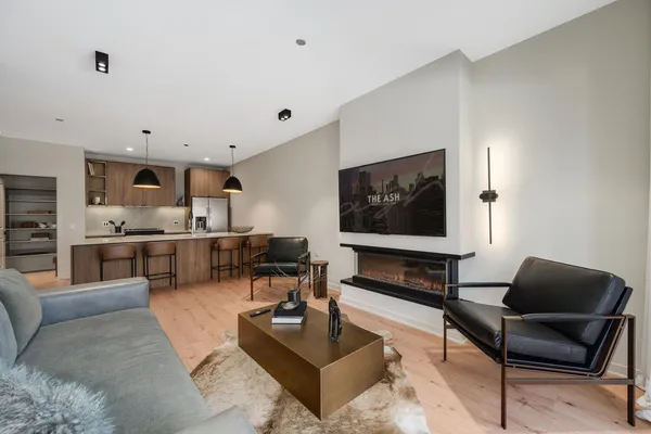 $4,650 | 1257 North Ashland Avenue, Unit 304, Chicago, IL 60622