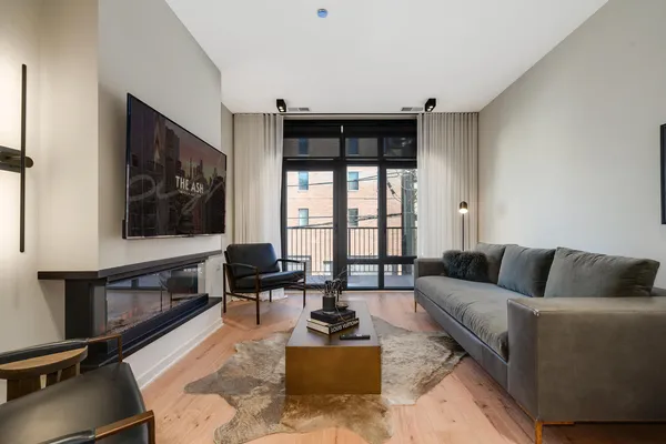 $4,650 | 1257 North Ashland Avenue, Unit 304, Chicago, IL 60622