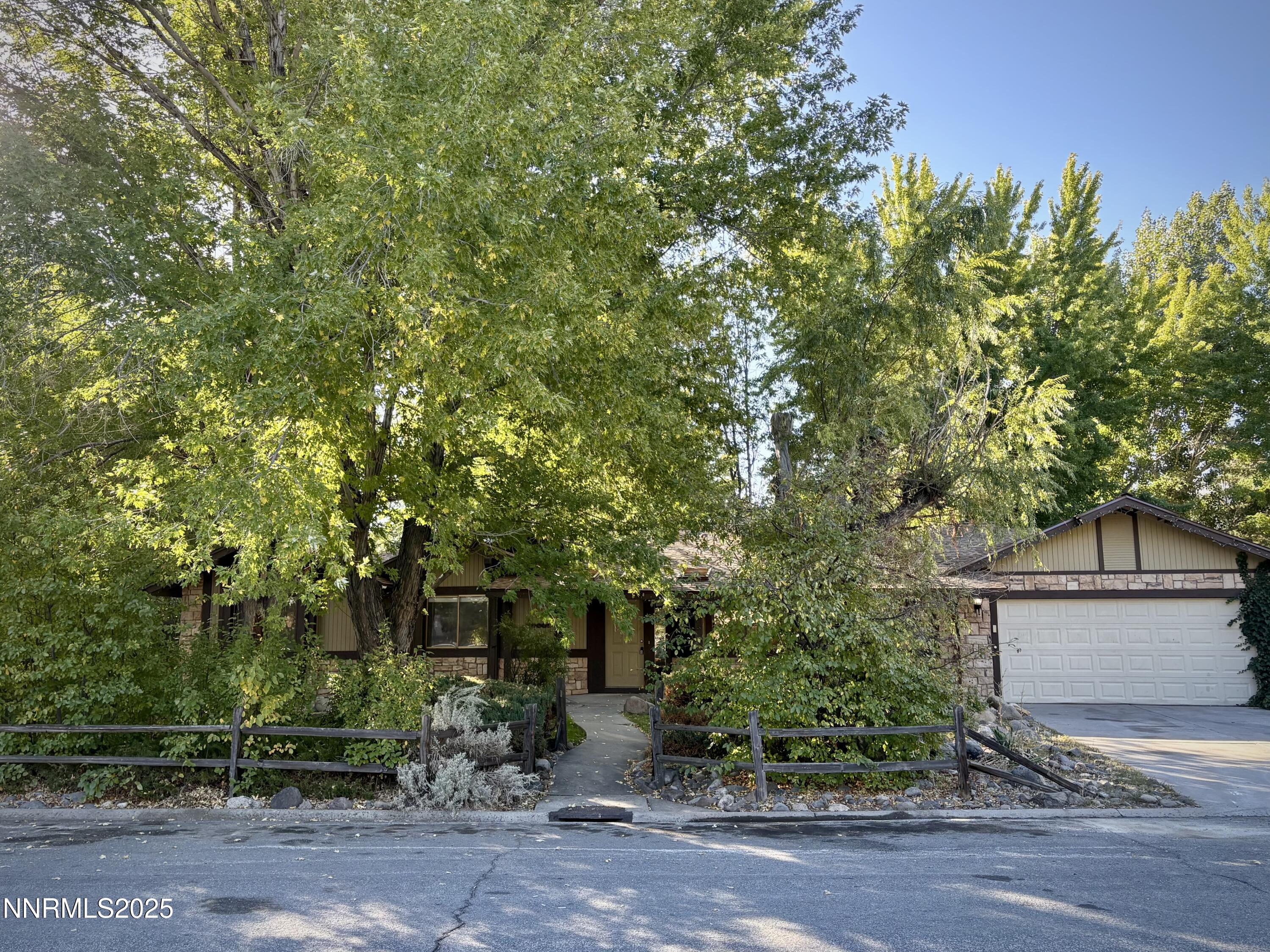 10000 Watercress Circle Reno, NV 89523 - Photo 2 of 33 front yard