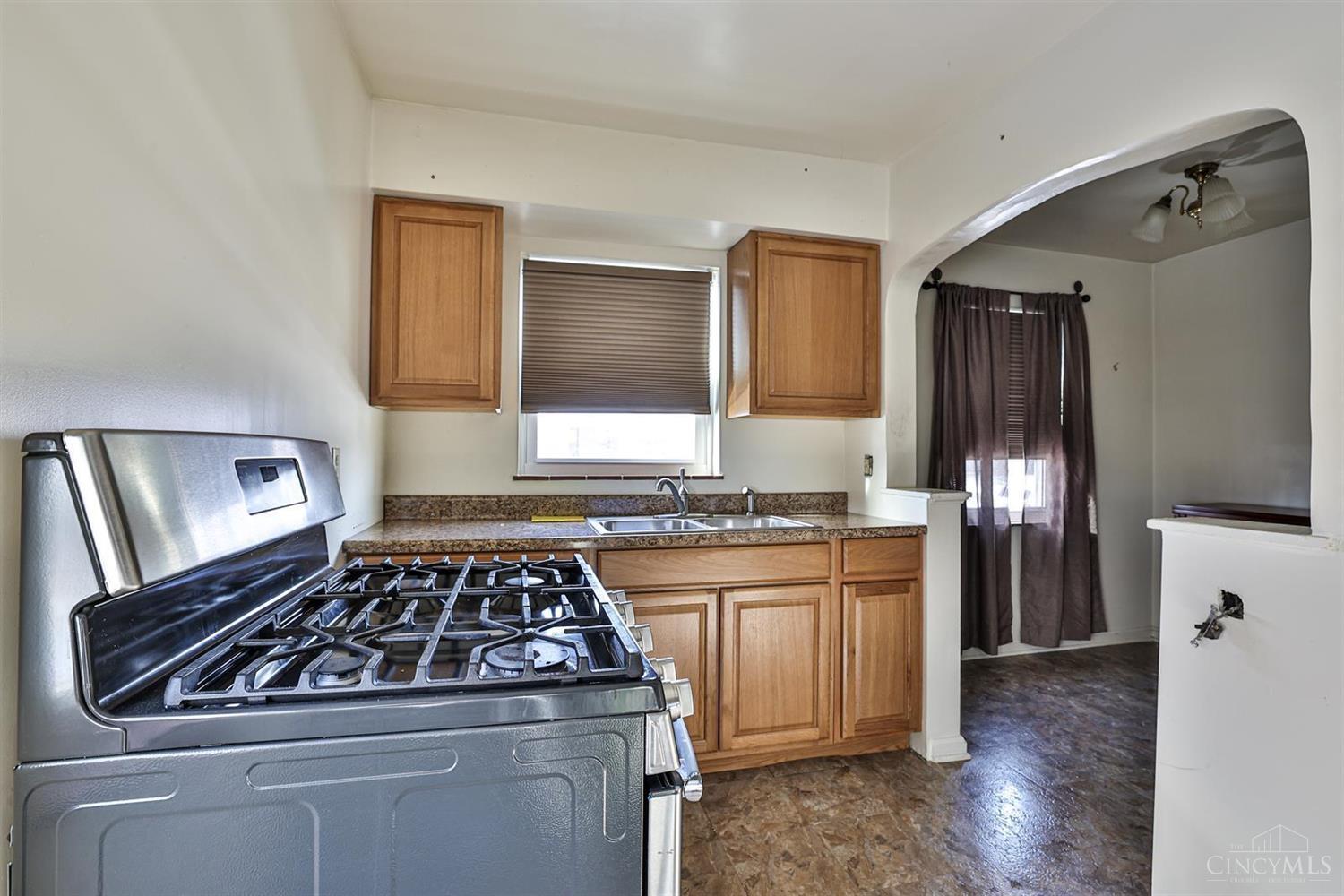 8370 Roland Avenue Cincinnati, OH 45216 - Photo 10 of 24 Gallery Image 10