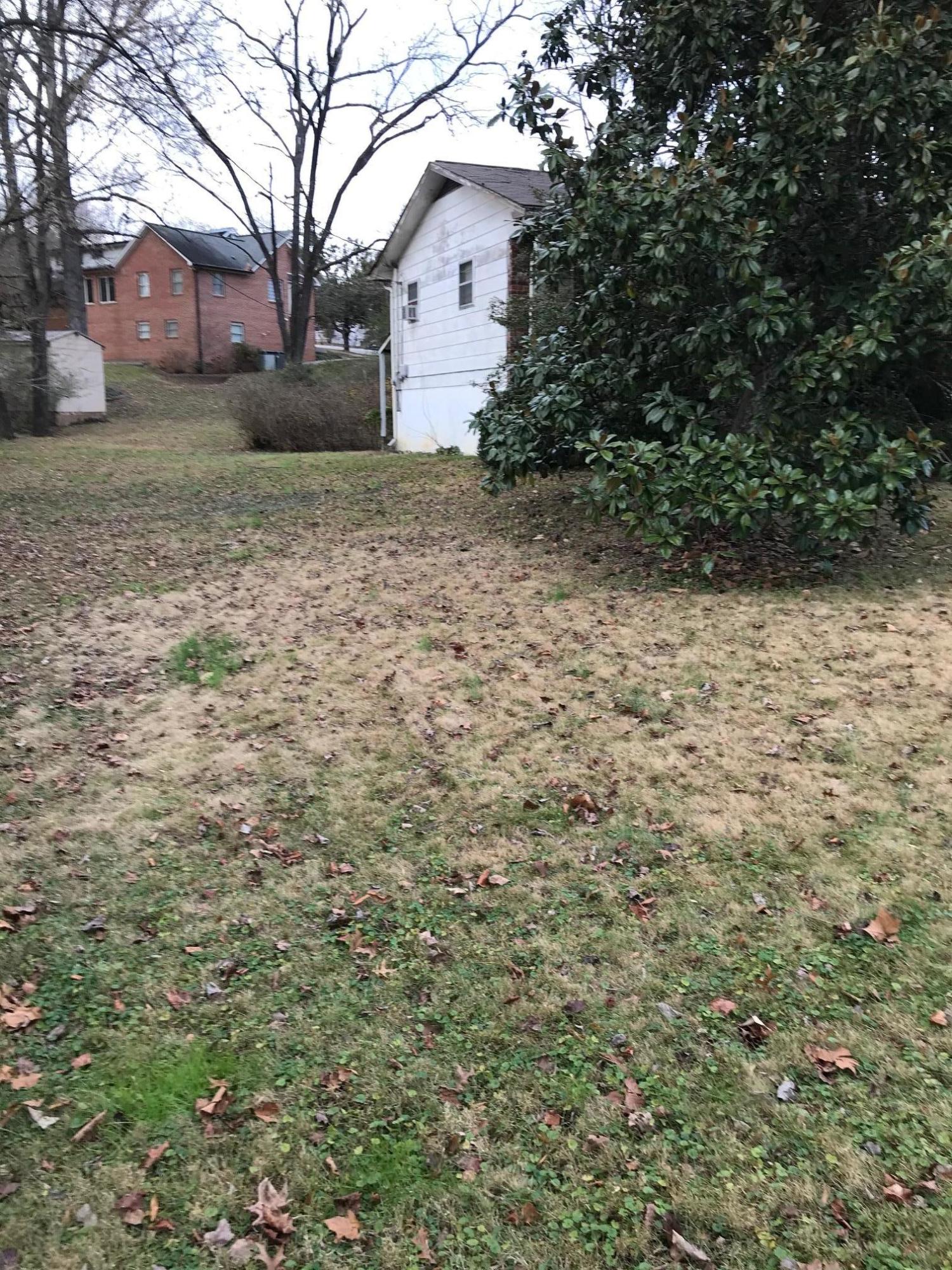 112 Providence Road Oak Ridge, TN 37830 - Photo 2 of 26 LEft side of house