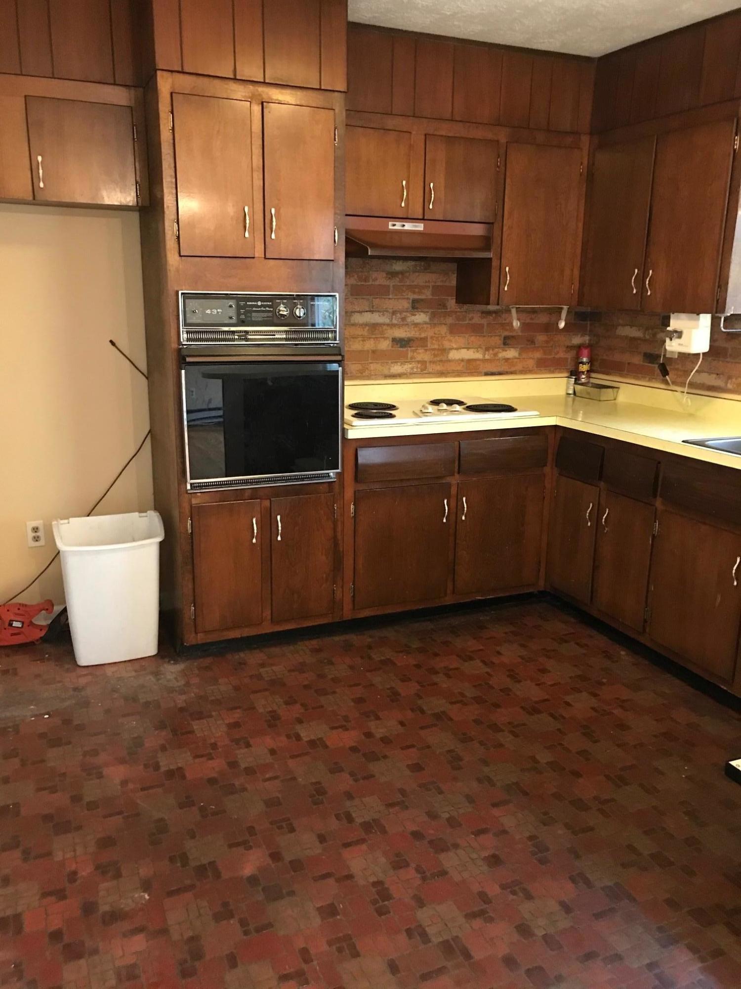 112 Providence Road Oak Ridge, TN 37830 - Photo 11 of 26 Kitchen jpg