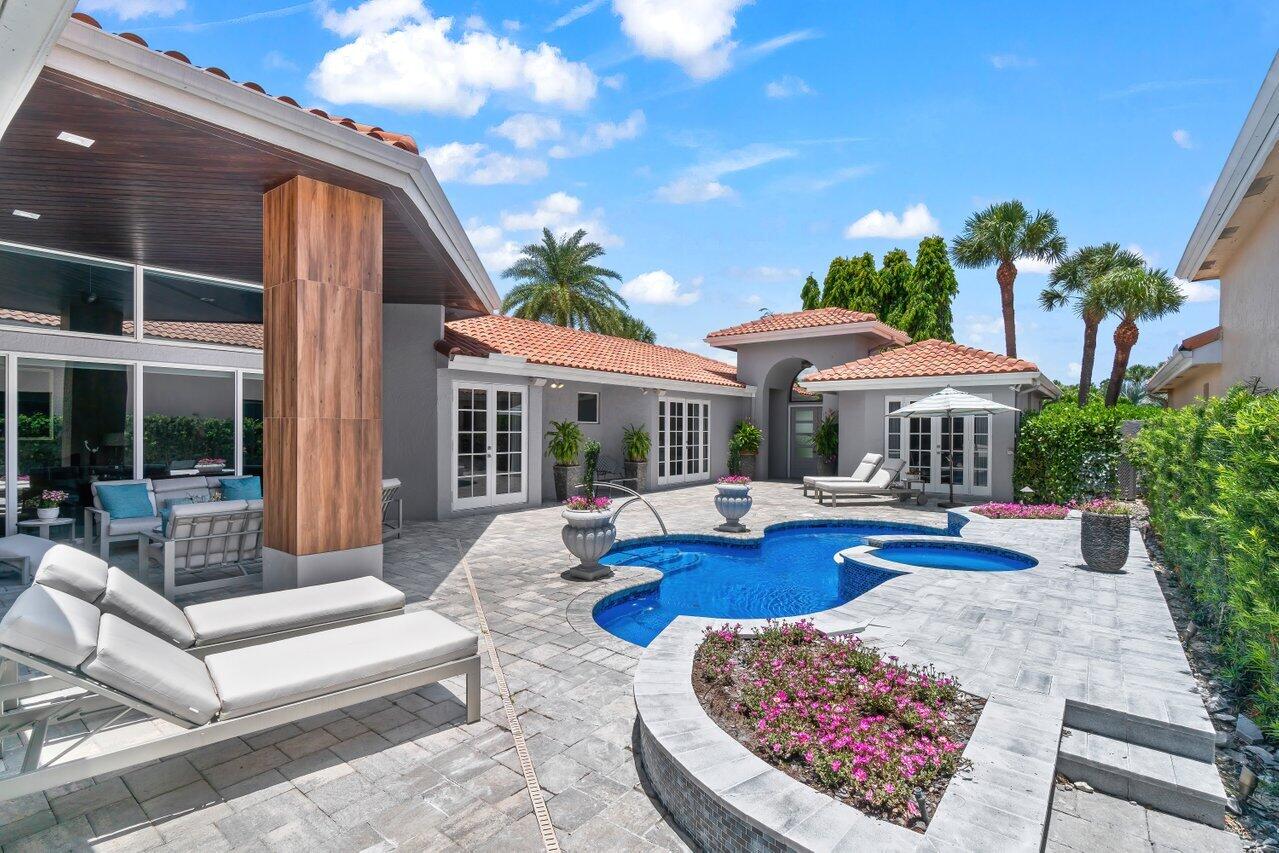 5119 Suffolk Drive Boca Raton, FL 33496 - Photo 3 of 60 Courtyard / Pool