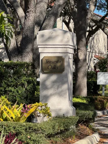 $499,888 | 37 Tall Oaks Circle, Tequesta, FL 33469