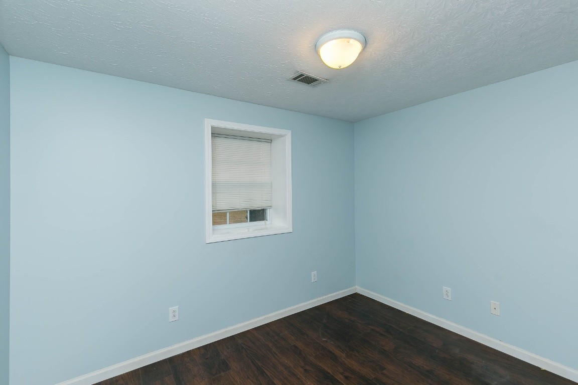 1316 Porter Morris Road Chapmansboro, TN 37035 - Photo 11 of 30 Gallery Image 11