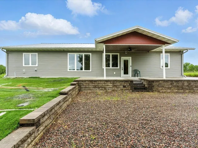 $410,000 | 39561 Outing Court, Browerville, MN 56438