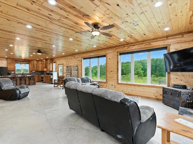 $410,000 | 39561 Outing Court, Browerville, MN 56438