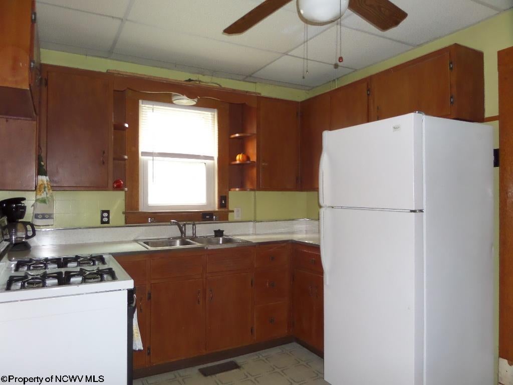 139 Ridenour Street Clarksburg, WV 26301 - Photo 6 of 18 Gallery Image 6