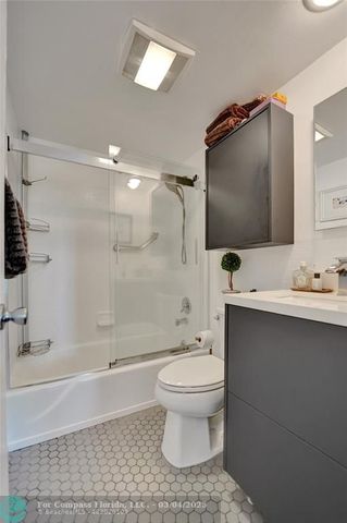 $290,000 | 1439 South Ocean Boulevard, Unit 214, Lauderdale-by-the-Sea, FL 33062