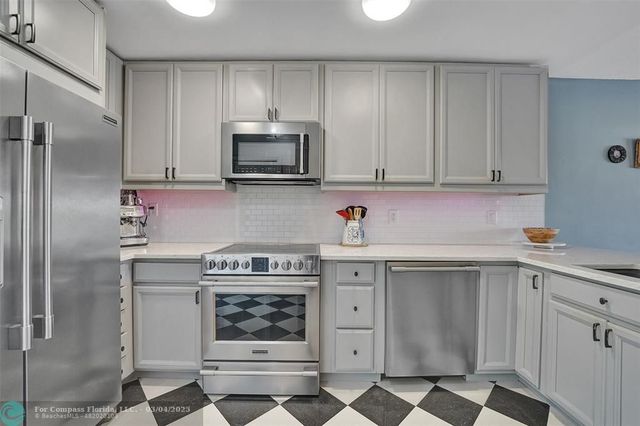 $290,000 | 1439 South Ocean Boulevard, Unit 214, Lauderdale-by-the-Sea, FL 33062