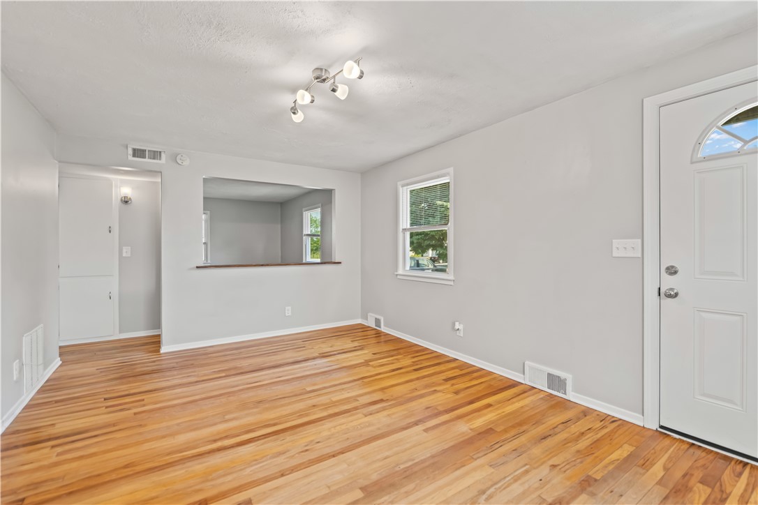 153 Greenfield Road Greece, NY 14626 - Photo 5 of 24