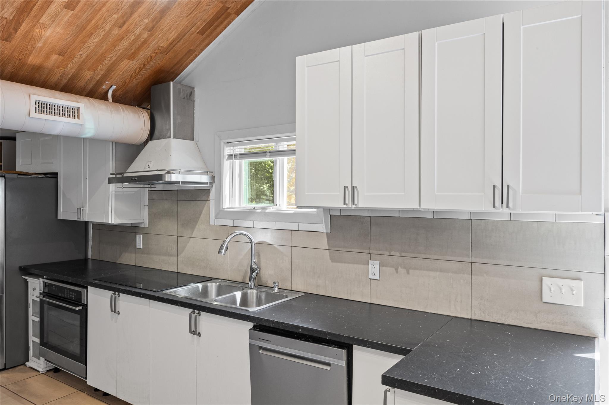 3 Laurel Road West Mastic Beach, NY 11951 - Photo 11 of 29
