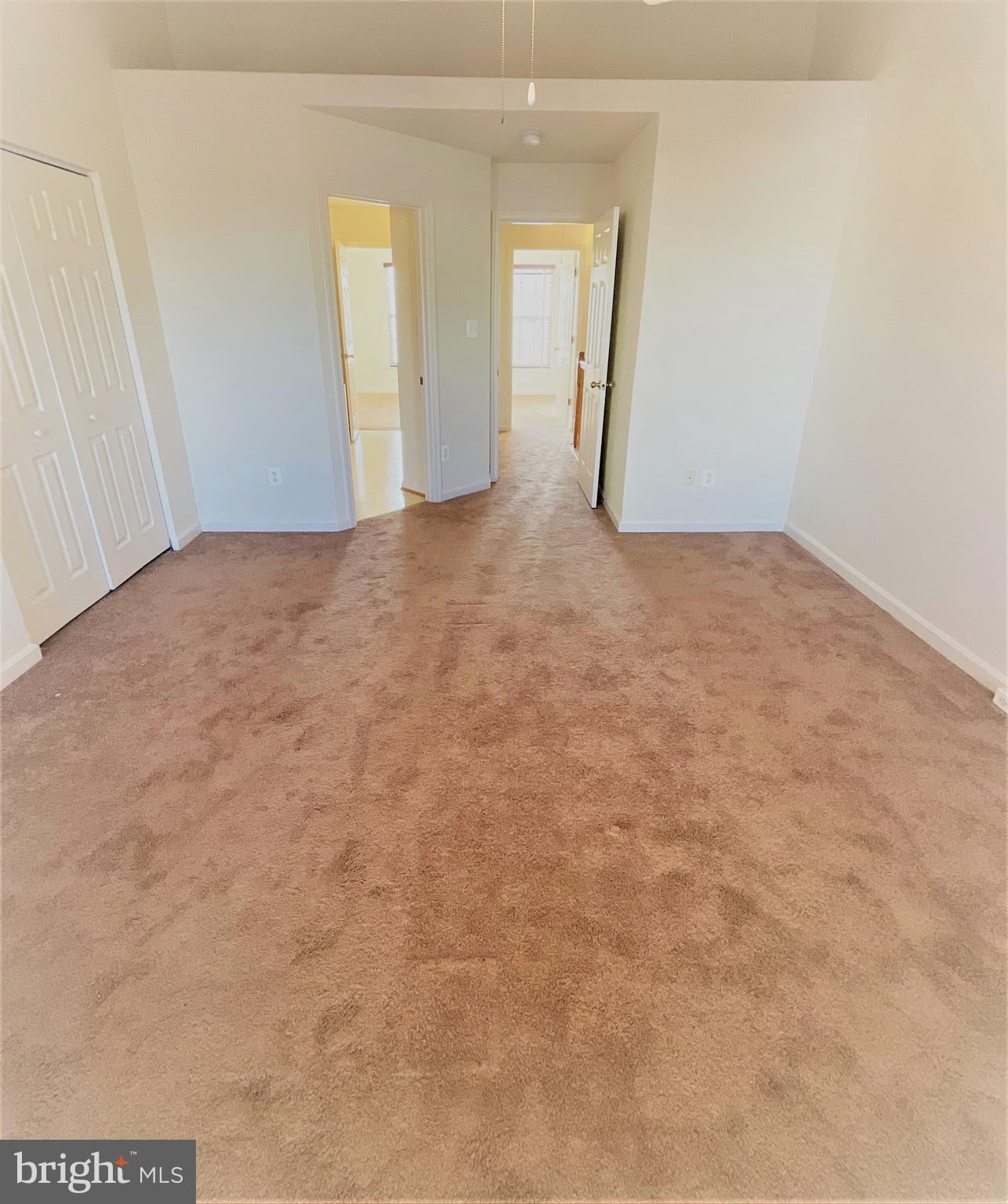 42793 Pilgrim Square Chantilly, VA 20152 - Photo 19 of 22 Master bedroom with double walkthrough closets.