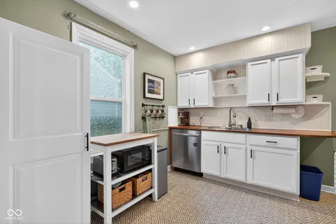 $259,000 | 5118 Rosslyn Avenue, Indianapolis, IN 46205