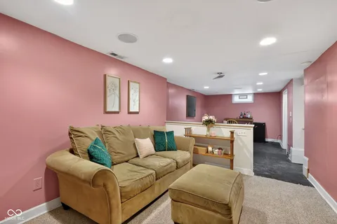 $259,000 | 5118 Rosslyn Avenue, Indianapolis, IN 46205