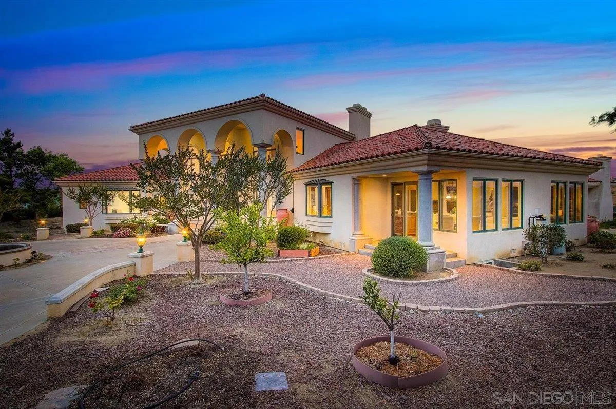 4349 Fallsbrae Road Fallbrook, CA 92028 - Photo 5 of 68 a front view of a house with garden