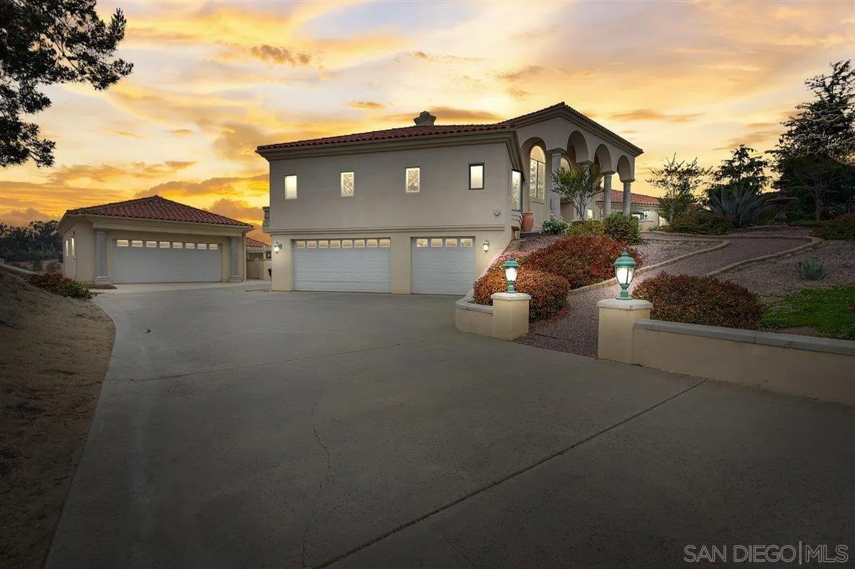 4349 Fallsbrae Road Fallbrook, CA 92028 - Photo 8 of 68 a view of a house with a yard