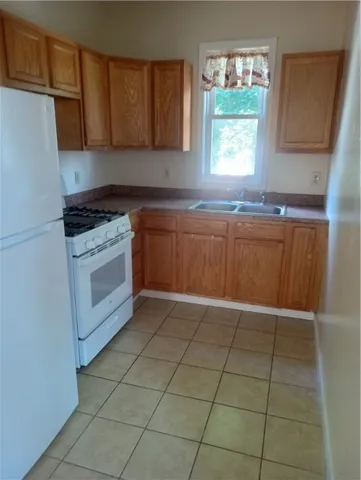 $1,600 | 44 Amey Street, Pawtucket, RI 02860