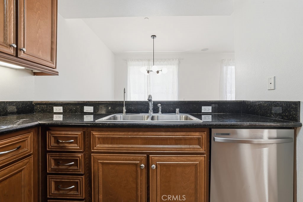 11370 Dream Pacoima, CA 91331 - Photo 9 of 55