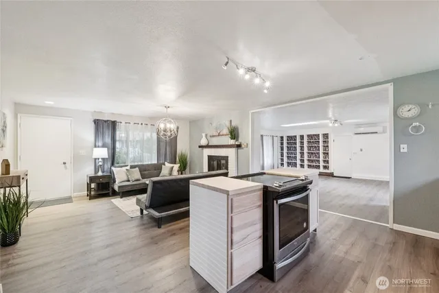 $675,000 | 20911 West Richmond Road, Bothell, WA 98021