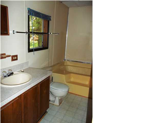 8121 Old State Road Evansville, IN 47710 - Photo 9 of 15