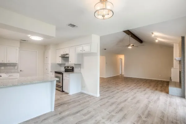 $2,050 | 2503 Versailles Drive, Cedar Park, TX 78613