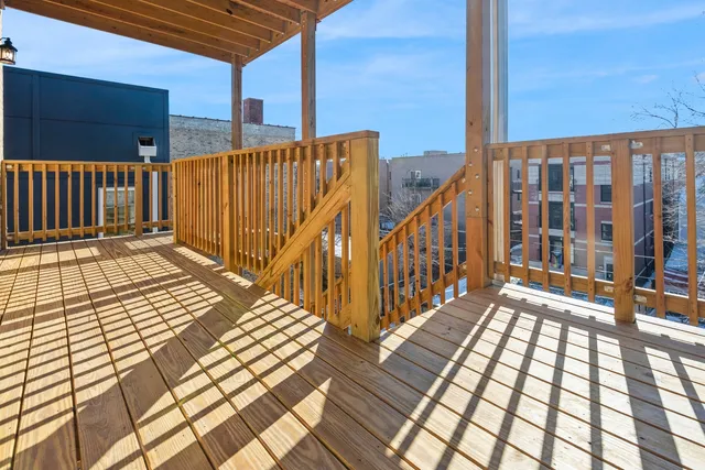 $2,350,000 | 1535 West Estes Avenue, Chicago, IL 60626