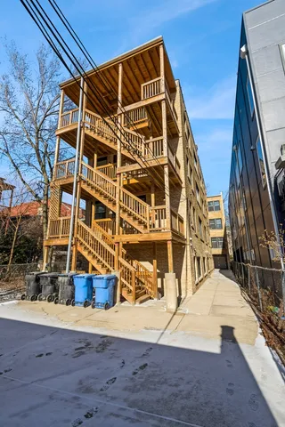 $2,350,000 | 1535 West Estes Avenue, Chicago, IL 60626
