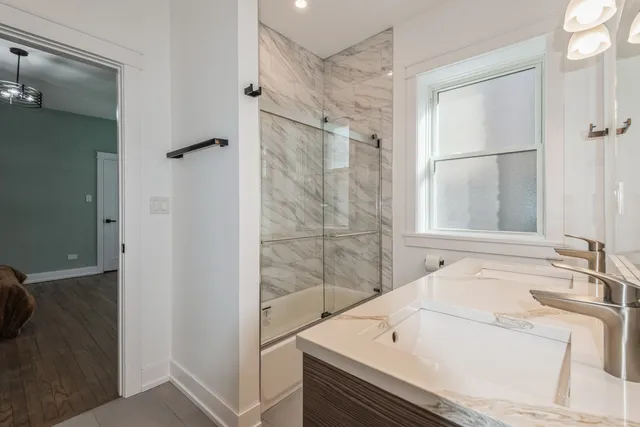 $2,350,000 | 1535 West Estes Avenue, Chicago, IL 60626