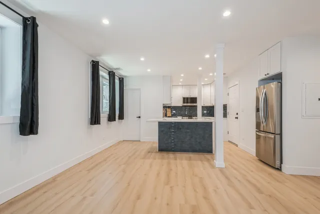 $2,350,000 | 1535 West Estes Avenue, Chicago, IL 60626