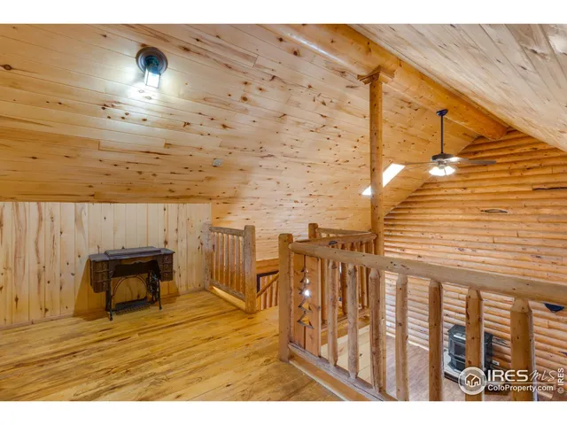 a view of an entryway of the house