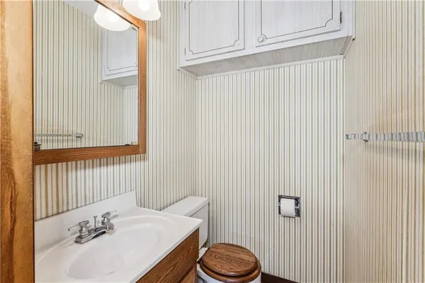 $271,000 | 43 Circle Drive, Beaver, PA 15009