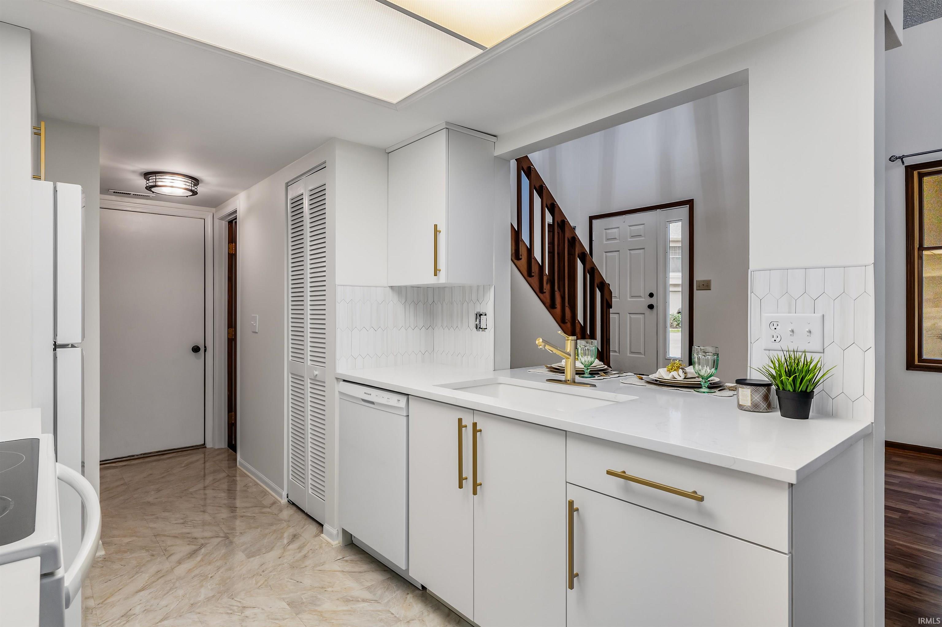 4225 Crofton Court Fort Wayne, IN 46835 - Photo 11 of 35