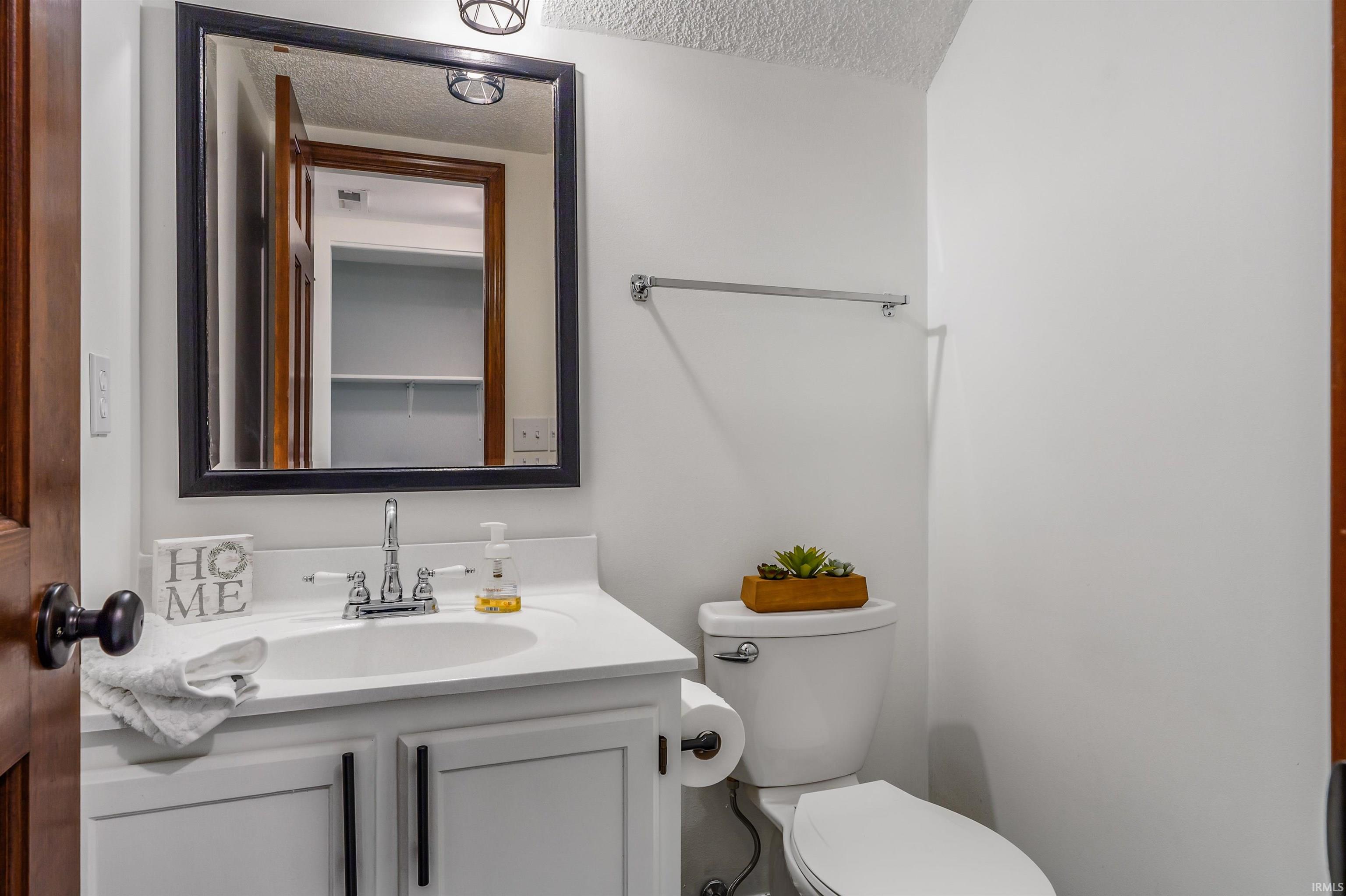 4225 Crofton Court Fort Wayne, IN 46835 - Photo 15 of 35