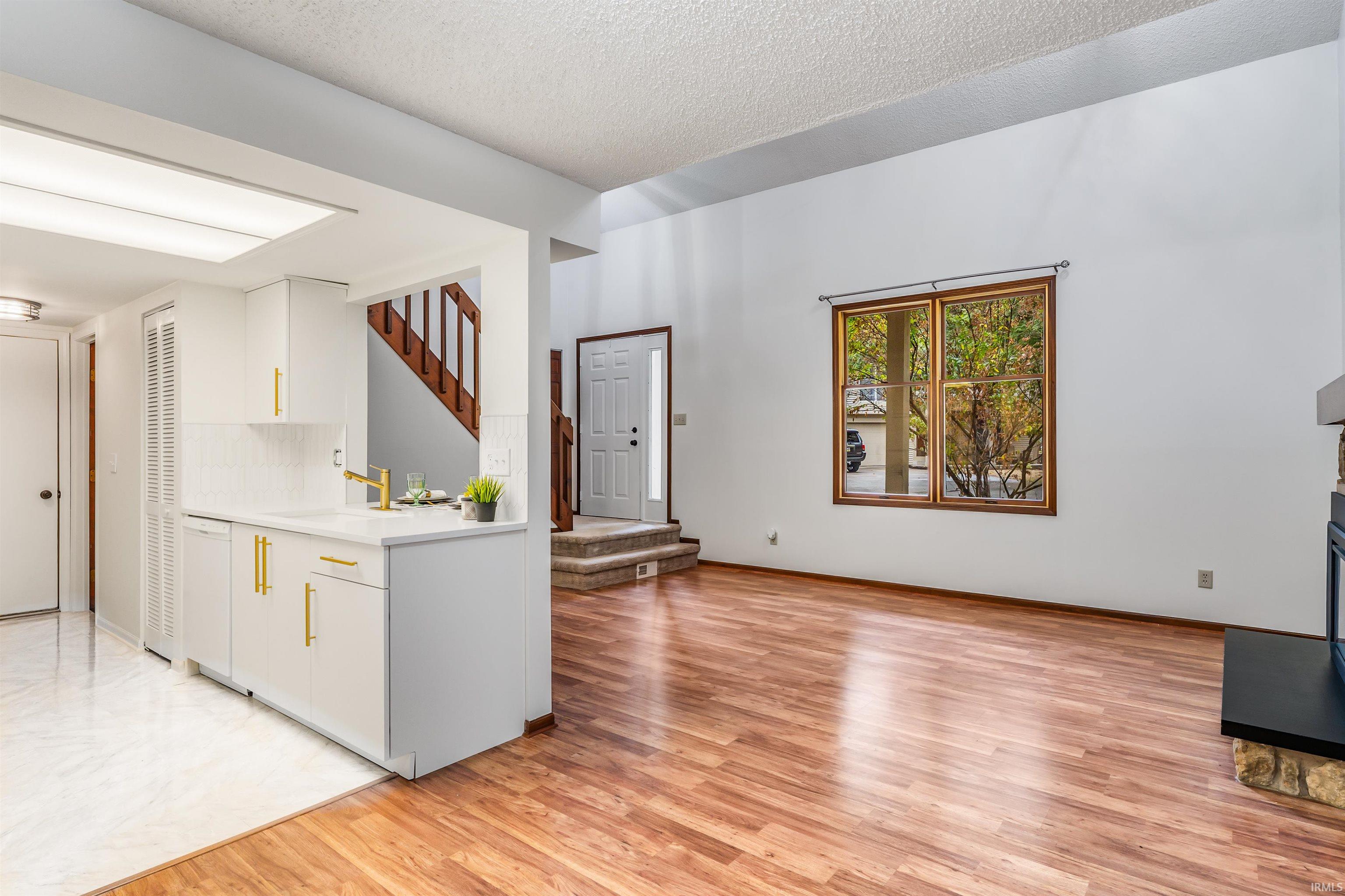 4225 Crofton Court Fort Wayne, IN 46835 - Photo 7 of 35