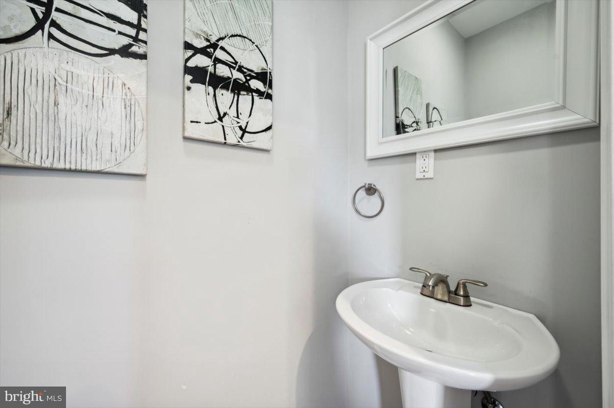1131 South Cleveland Street Philadelphia, PA 19146 - Photo 10 of 14