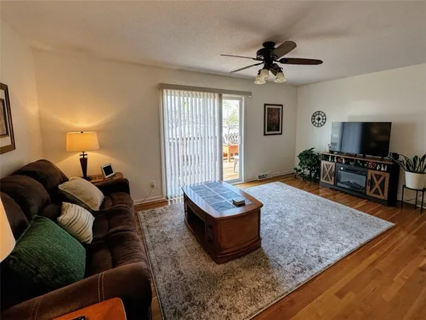 $318,000 | 6915 Northwest 79th Terrace, Kansas City, MO 64152