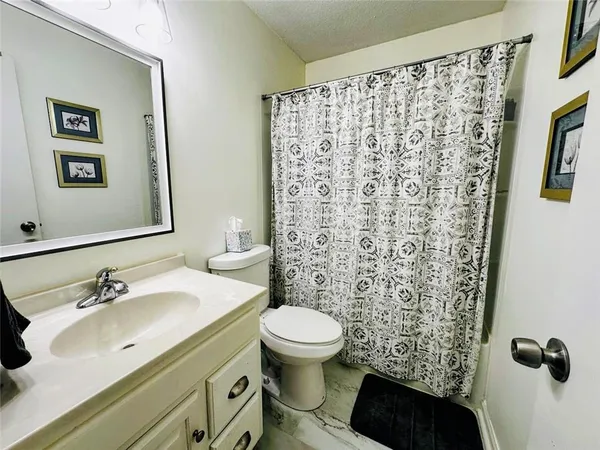 $318,000 | 6915 Northwest 79th Terrace, Kansas City, MO 64152