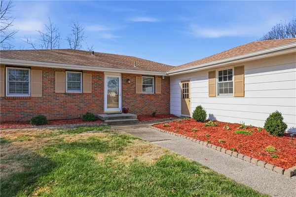 $318,000 | 6915 Northwest 79th Terrace, Kansas City, MO 64152